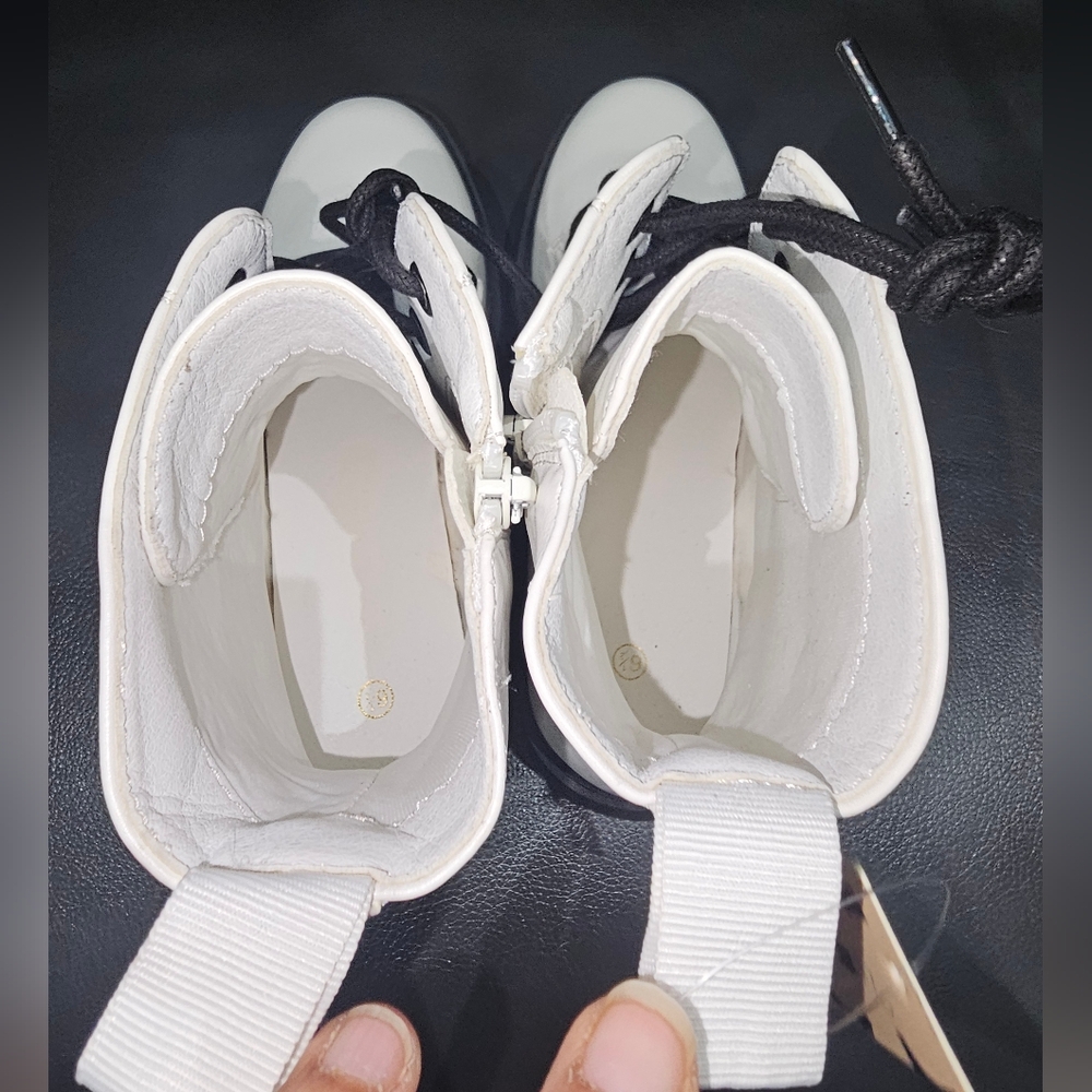 Brand New White Winter Boots • Customization Available 🎨 - Picture 5 of 6
